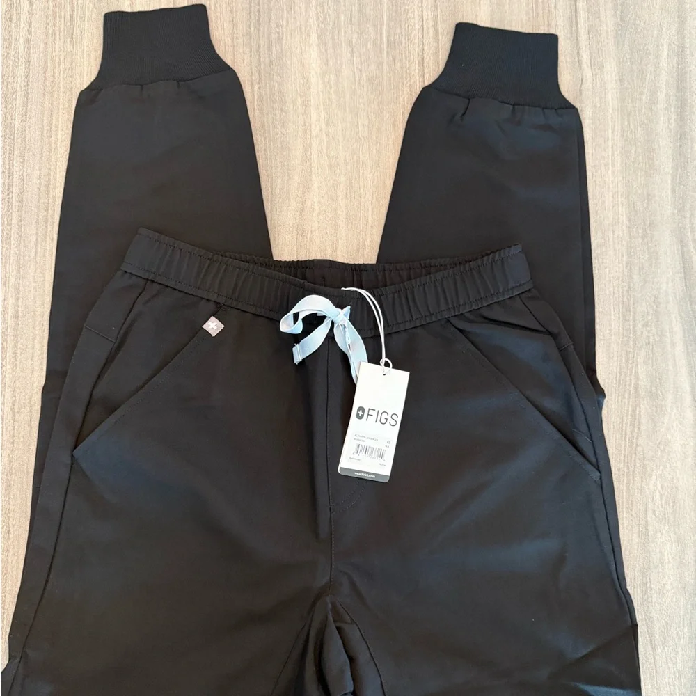 Figs men’s Navy and Black Scrub Pants